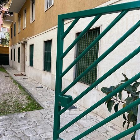 Superior Apt Next Colosseo A/C Wo Fi 3 Bedrooms โรม ภายนอก รูปภาพ